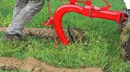 گاوآهن دستی ابزار کنترل انسانی برای شخم زمین